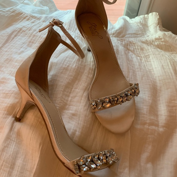 NWOB Badgley Mischka jeweled Dash Kitten heel in champagne - Picture 2 of 9